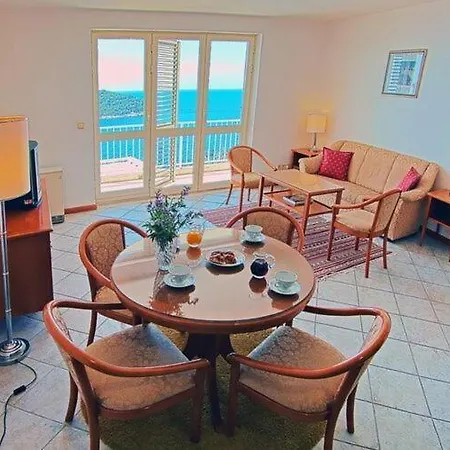 Sipa - Comfort Two Bedroom With Balcony And Sea View B *