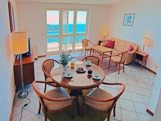 Sipa - Comfort Two Bedroom With Balcony And Sea View B *